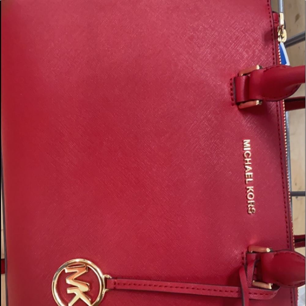 Micheal Kors purse